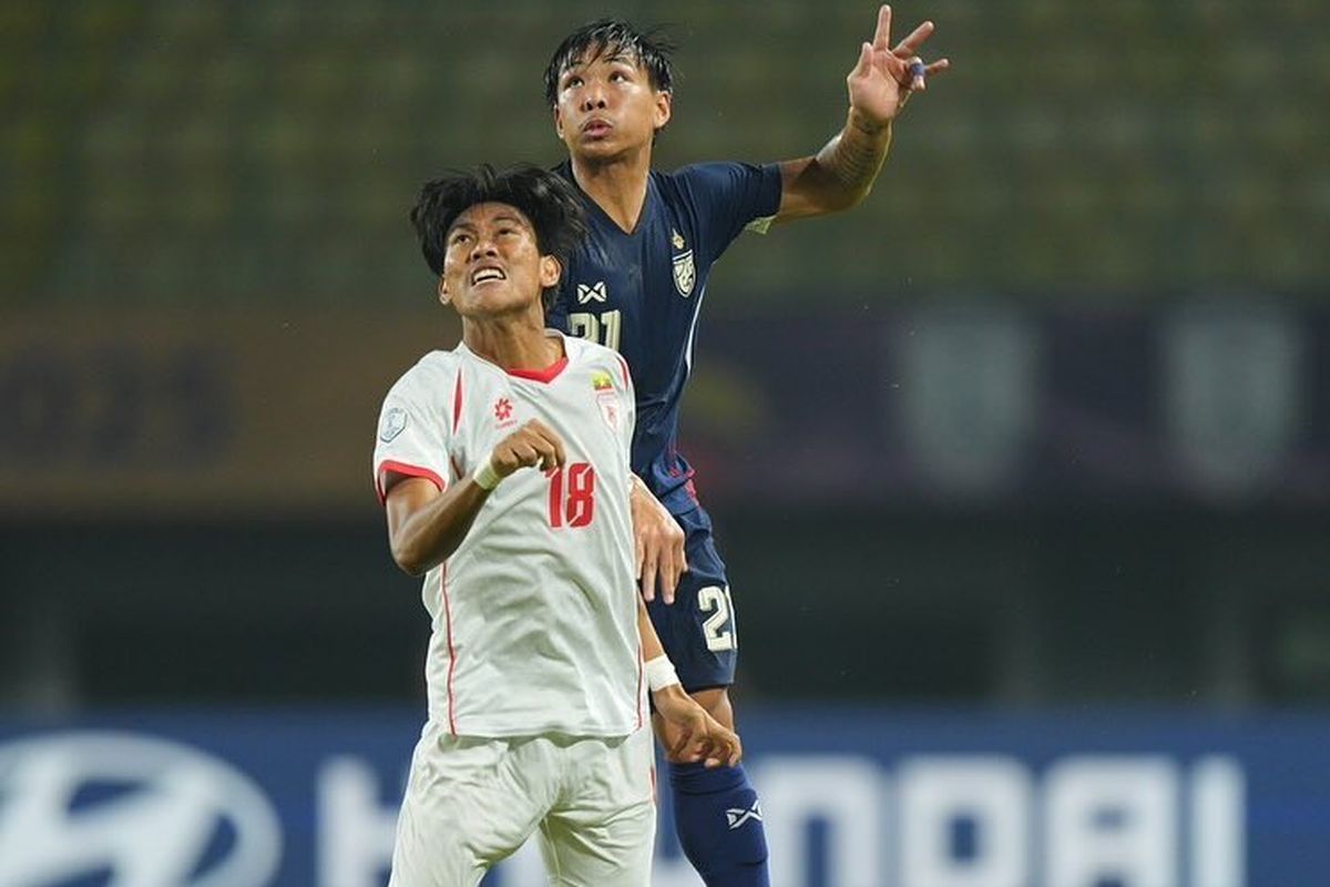 Suporter Indonesia Dapat Hadiah Jersey dari Bek Thailand U-23
