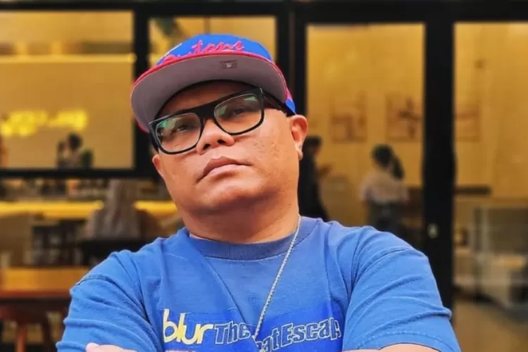 Badai Hollo: Mengungkap Penolakan dan Dinamika Kreatif dengan Sammy Simorangkir